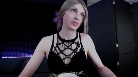 Snapshot of hardy_green chatting on November 15, 5:49 am Miss Hardy online show from November 15, 5:49 am