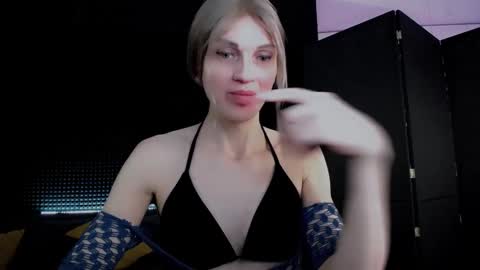 Snapshot of hardy_green chatting on December 22, 2:19 am Miss Hardy online show from December 22, 2:19 am