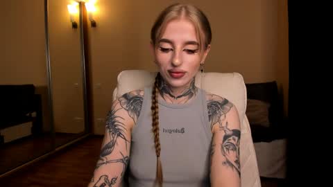 Julia online show from May 17, 4:54 am