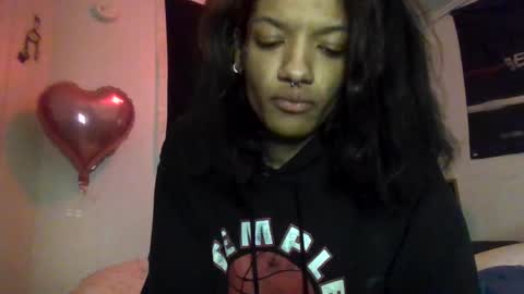 Snapshot of harmonycoxx_ chatting on February 14, 6:02 am Nicky online show from February 14, 6:02 am