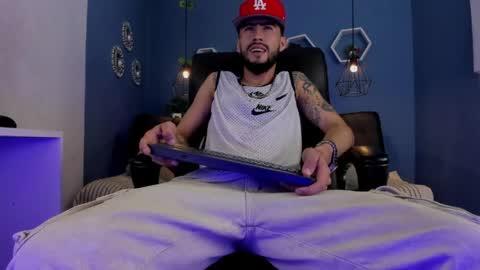 harold_999 online show from May 20, 11:22 pm