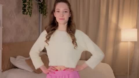 Snapshot of haroldvonseggern chatting on February 4, 4:40 am Sarah online show from February 4, 4:40 am