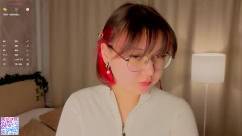 Snapshot of haroldvonseggern chatting on February 13, 4:19 am Sarah online show from February 13, 4:19 am