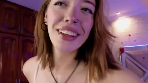 Snapshot of harperwest_ chatting on May 8, 8:58 pm Harper online show from May 8, 8:58 pm