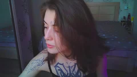 Harris Lola online show from May 13, 3:31 pm