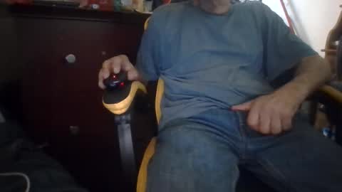 Snapshot of harry1cannary chatting on October 24, 3:52 pm harry1cannary online show from October 24, 3:52 pm