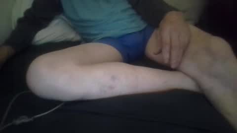 Snapshot of harry1cannary chatting on February 14, 8:44 am harry1cannary online show from February 14, 8:44 am