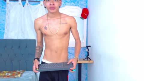 Snapshot of harry_jhonsonn chatting on February 12, 11:44 pm Harry online show from February 12, 11:44 pm