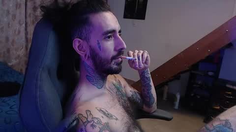 Snapshot of harry_reems_ chatting on December 4, 4:32 am OMAR online show from December 4, 4:32 am