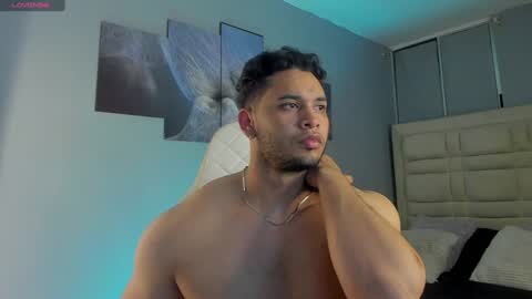 Snapshot of harry_zandess chatting on December 3, 5:42 am Harry Zandes online show from December 3, 5:42 am