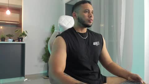 Snapshot of harry_zandess chatting on January 8, 3:08 am Harry Zandes online show from January 8, 3:08 am