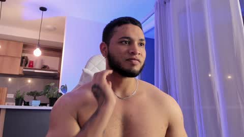 Snapshot of harry_zandess chatting on January 24, 5:53 am Harry Zandes online show from January 24, 5:53 am
