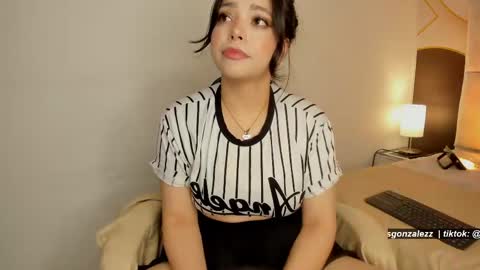 has_gonzalezz online show from May 8, 4:51 am
