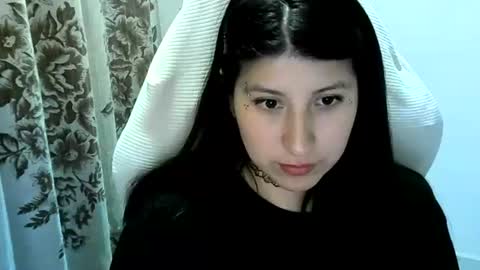 Snapshot of hasley_bbylee chatting on January 9, 4:08 am lady online show from January 9, 4:08 am