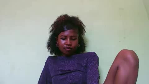 Snapshot of hasleyinah chatting on February 21, 8:04 am hasleyinah online show from February 21, 8:04 am