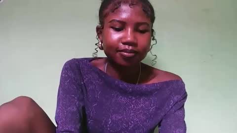 Snapshot of hasleyinah chatting on March 2, 7:48 am hasleyinah online show from March 2, 7:48 am