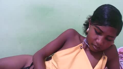 Snapshot of hasleyinah chatting on April 2, 9:45 pm hasleyinah online show from April 2, 9:45 pm