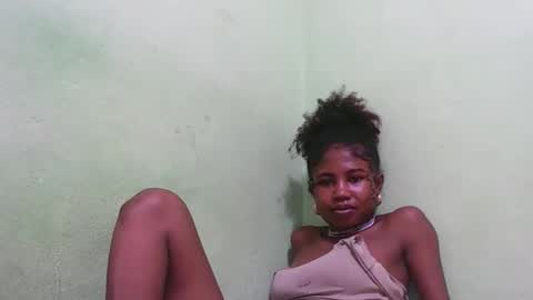 Snapshot of hasleyinah chatting on April 10, 8:57 pm hasleyinah online show from April 10, 8:57 pm