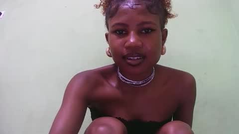 Snapshot of hasleyinah chatting on April 30, 9:30 pm hasleyinah online show from April 30, 9:30 pm