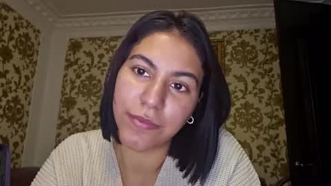 Leila online show from February 12, 1:06 pm