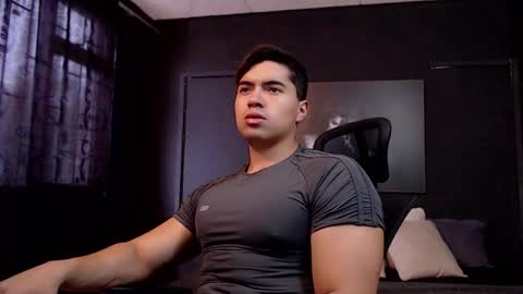 hat_guy01 online show from March 9, 8:57 pm