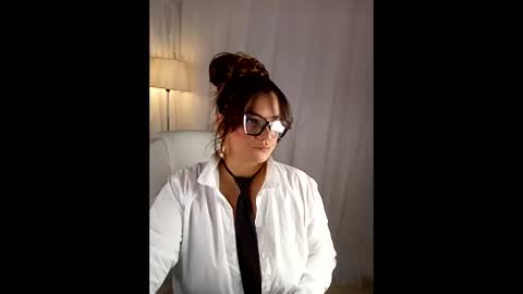 Snapshot of hat_on chatting on April 10, 10:20 am leila online show from April 10, 10:20 am