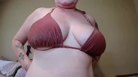 Snapshot of hawt_busty_milf chatting on September 19, 4:29 pm Bunny Chatsworth online show from September 19, 4:29 pm