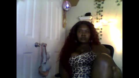 hawtchoc37 online show from October 14, 4:24 am