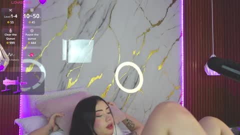 Snapshot of hay1_ chatting on December 7, 5:37 am haylie See you tonight at 8pm Colombia time online show from December 7, 5:37 am