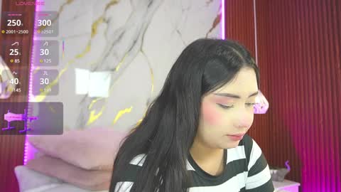 Snapshot of hay1_ chatting on February 1, 7:26 am haylie See you tonight at 8pm Colombia time online show from February 1, 7:26 am