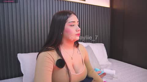 haylie  See you tonight at 8pm Colombia time online show from February 17, 5:26 am