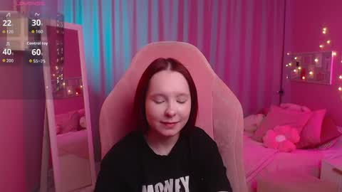 Mia online show from April 3, 7:39 am