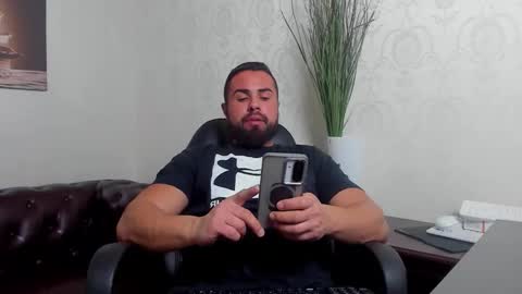 HayesWood online show from November 21, 5:50 am