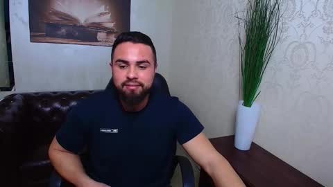 HayesWood online show from February 5, 6:29 am