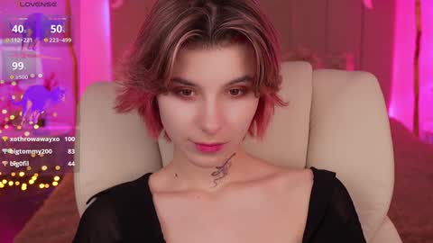 haylaamber online show from December 13, 11:28 pm