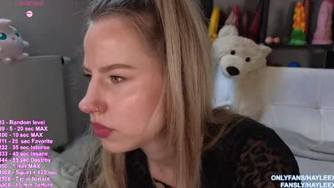 Snapshot of hayleex chatting on March 27, 9:53 am Haylee online show from March 27, 9:53 am