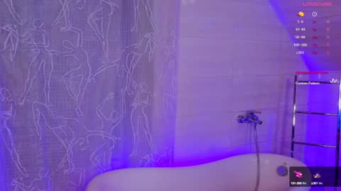 Hayle online show from December 8, 1:56 am