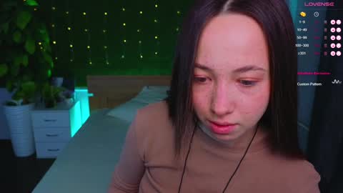 Hayle online show from December 15, 2:08 am