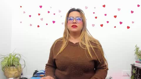 Snapshot of hazel_34 chatting on October 4, 10:13 am hazel online show from October 4, 10:13 am