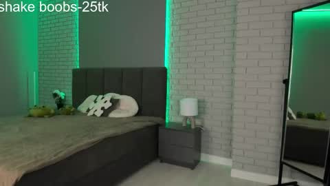 Liya dont forget to thumbs up me online show from October 26, 11:16 am