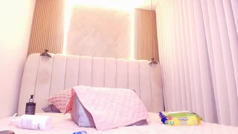 kataleya online show from May 12, 7:33 pm