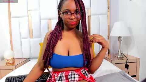 Snapshot of hazel_lane chatting on January 25, 6:01 am Hazel online show from January 25, 6:01 am