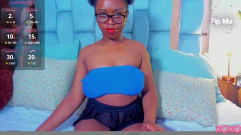 hazel_lanee online show from May 10, 9:53 pm