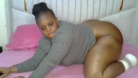 hazel_spanky online show from January 7, 9:03 pm