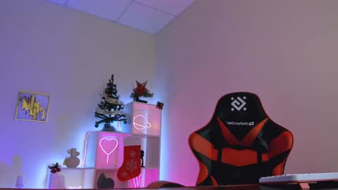 Snapshot of hazel_sullivan chatting on December 25, 7:24 pm Hazel online show from December 25, 7:24 pm