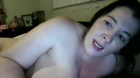 Snapshot of hazelbasil32728 chatting on July 8, 2:05 am hazelbasil32728 online show from July 8, 2:05 am