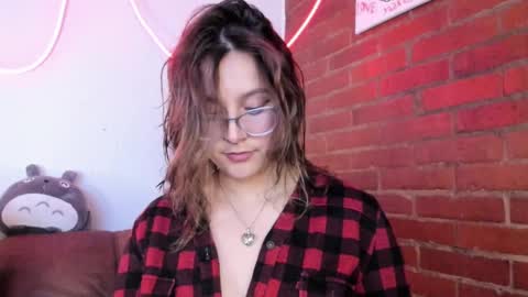 Snapshot of hazelbrownn23 chatting on January 28, 5:11 am Hazel Brown online show from January 28, 5:11 am