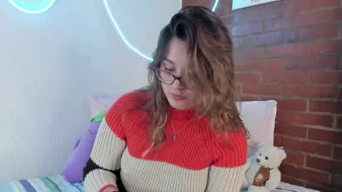 Snapshot of hazelbrownn23 chatting on March 10, 3:30 pm Hazel Brown online show from March 10, 3:30 pm