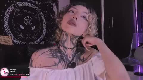Snapshot of hazellwitch chatting on June 15, 9:06 pm Hazell Witch online show from June 15, 9:06 pm