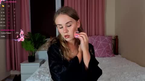 Snapshot of hazeltrue chatting on September 29, 3:39 pm hazeltrue online show from September 29, 3:39 pm